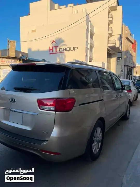 Kia Sedona 2017 photo 3
