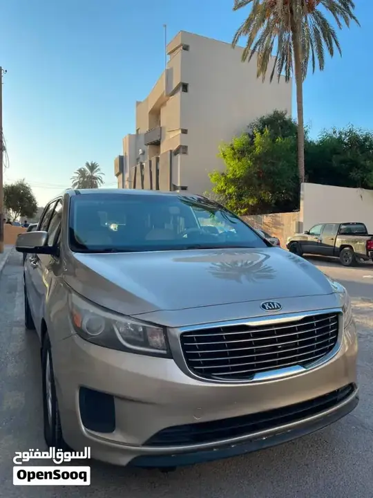 Kia Sedona 2017 photo 2