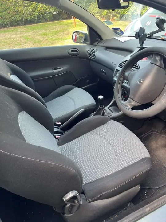Peugeot 206 2003 photo 4