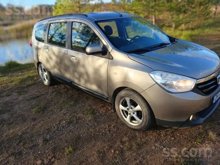 Dacia Lodgy 2014 photo 2