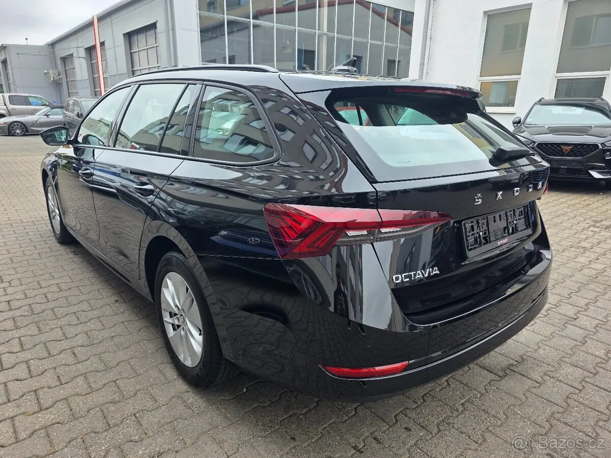 Skoda Octavia 2023 photo 3