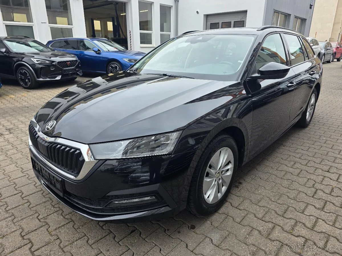 Skoda Octavia 2023 photo 2