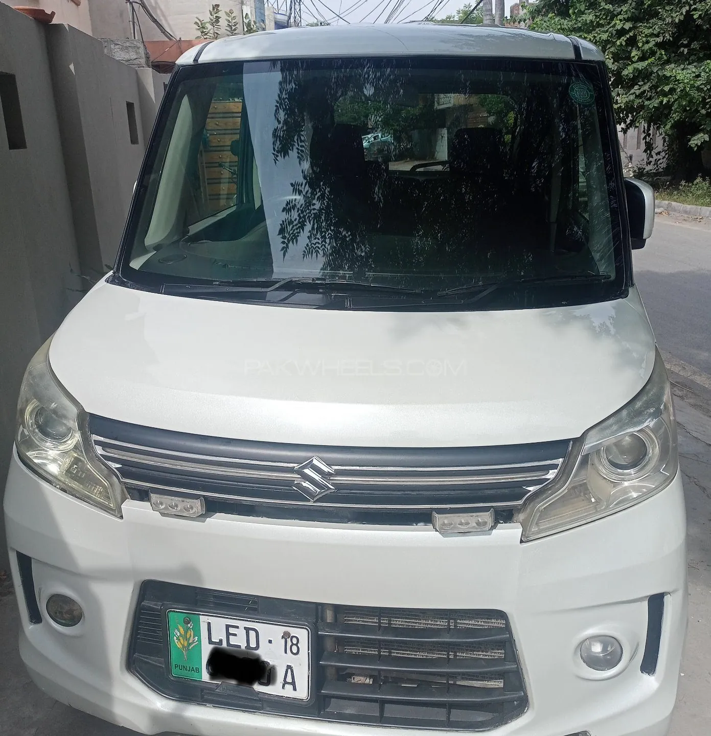 Suzuki Spacia