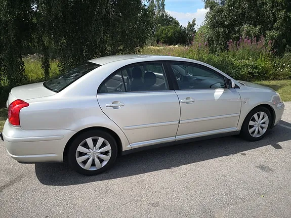 Toyota Avensis 2005 photo 4