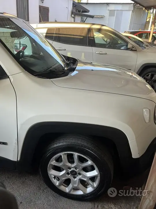 Jeep Renegade 2015 photo 4