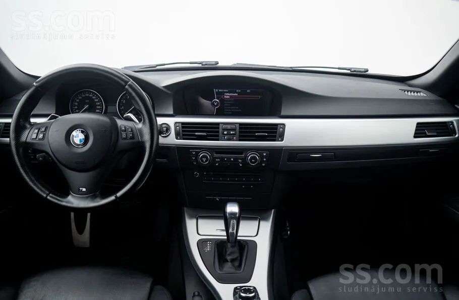 BMW 325 I 2011 photo 2