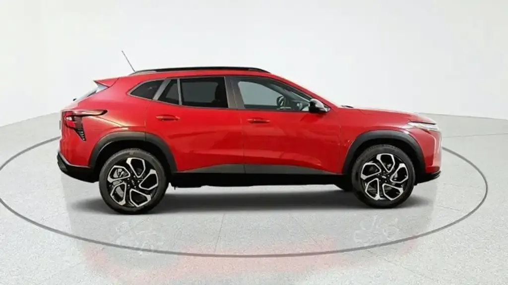 Chevrolet Trax 2026 photo 2