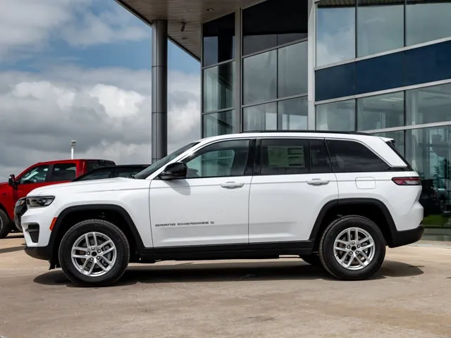 Jeep Grand Cherokee 2026 photo 5