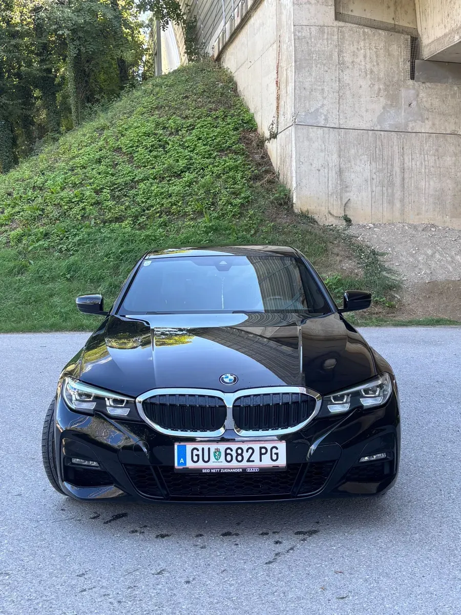 BMW 3 Series 2020 photo 2