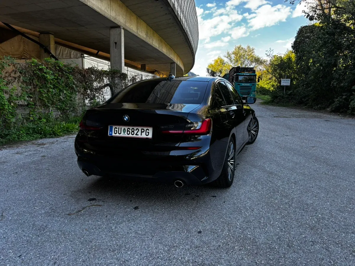 BMW 3 Series 2020 photo 3