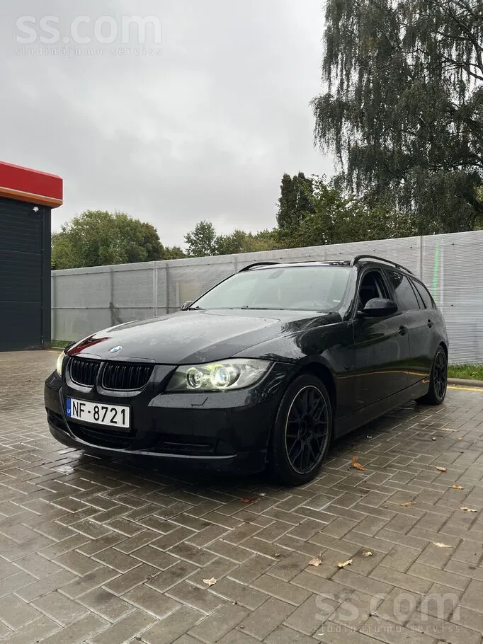 BMW 320 2008 photo 2