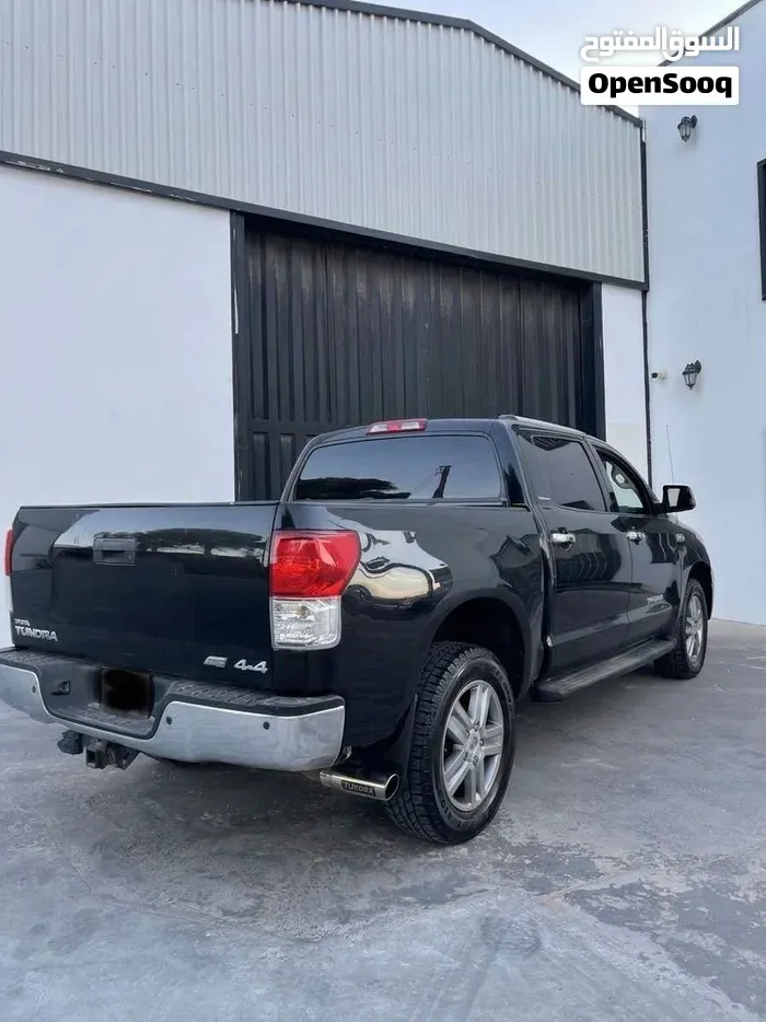 Toyota Tundra 2011 photo 2