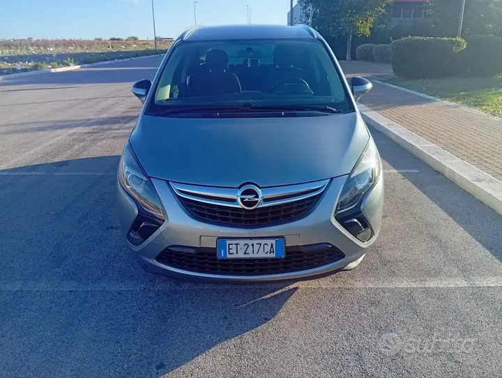 Opel Zafira Tourer 2013 photo 2