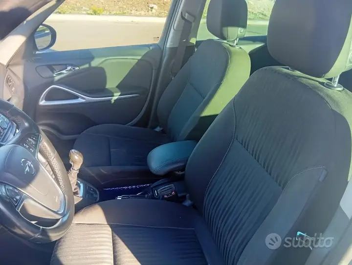 Opel Zafira Tourer 2013 photo 5