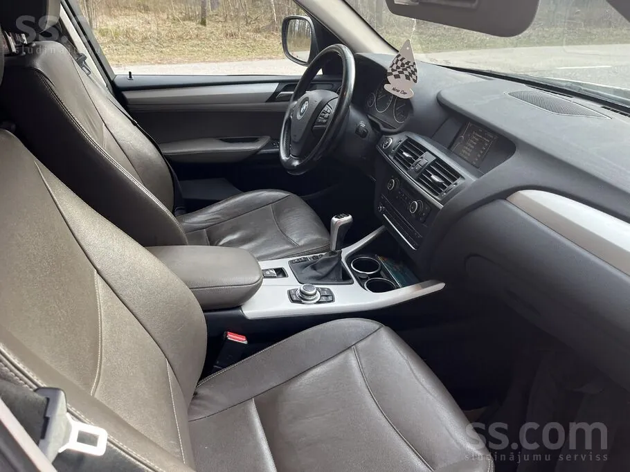 BMW X3 2012 photo 3