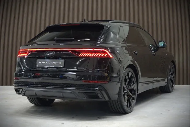 Audi Q8 2023 photo 2