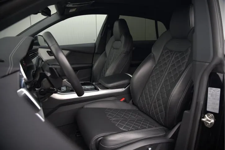 Audi Q8 2023 photo 3