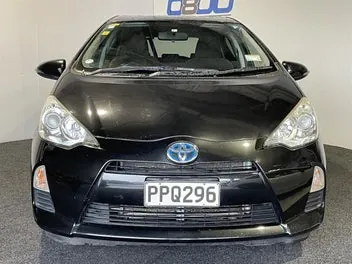 Toyota Aqua 2012 photo 3