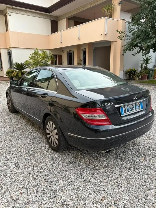 Mercedes-Benz C220 2007 photo 2