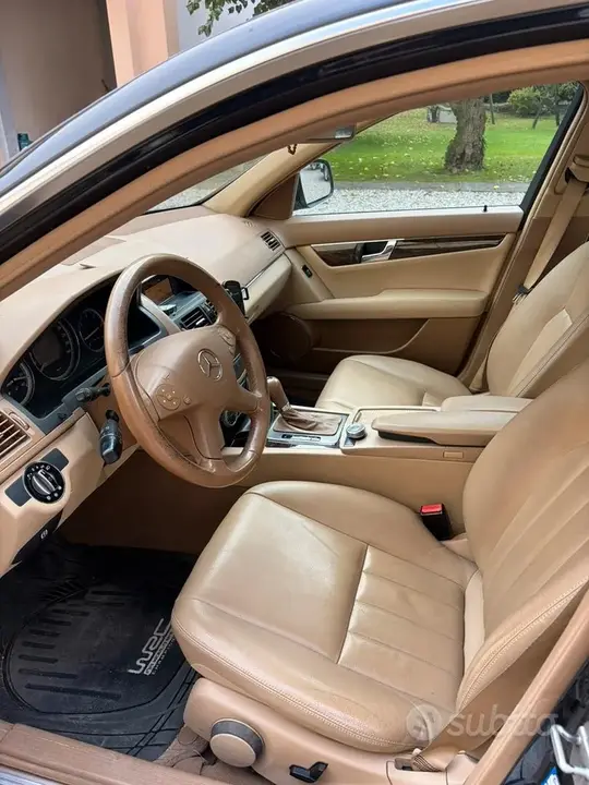 Mercedes-Benz C220 2007 photo 4