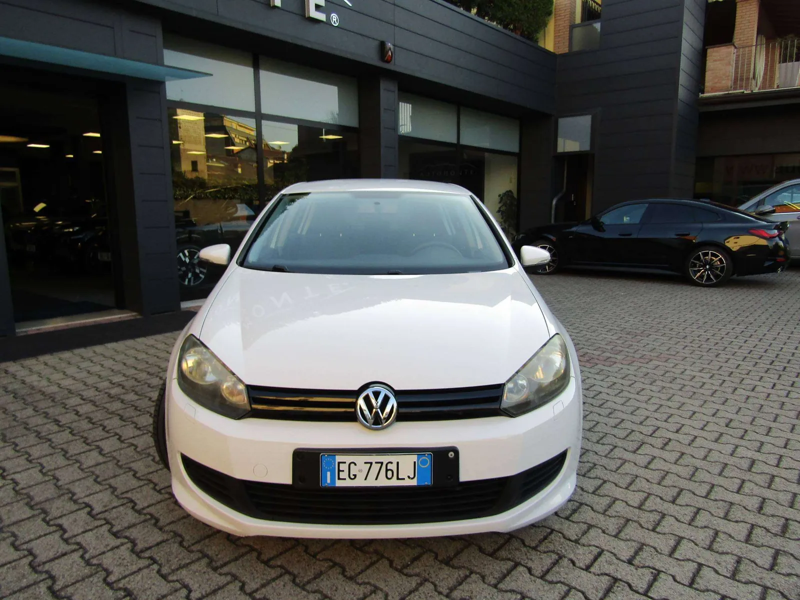 Volkswagen Golf 2011 photo 2