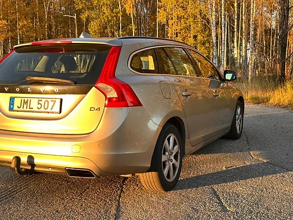 Volvo V60 2014 photo 4