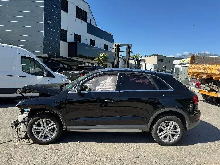 Audi Q3 2016 photo 2