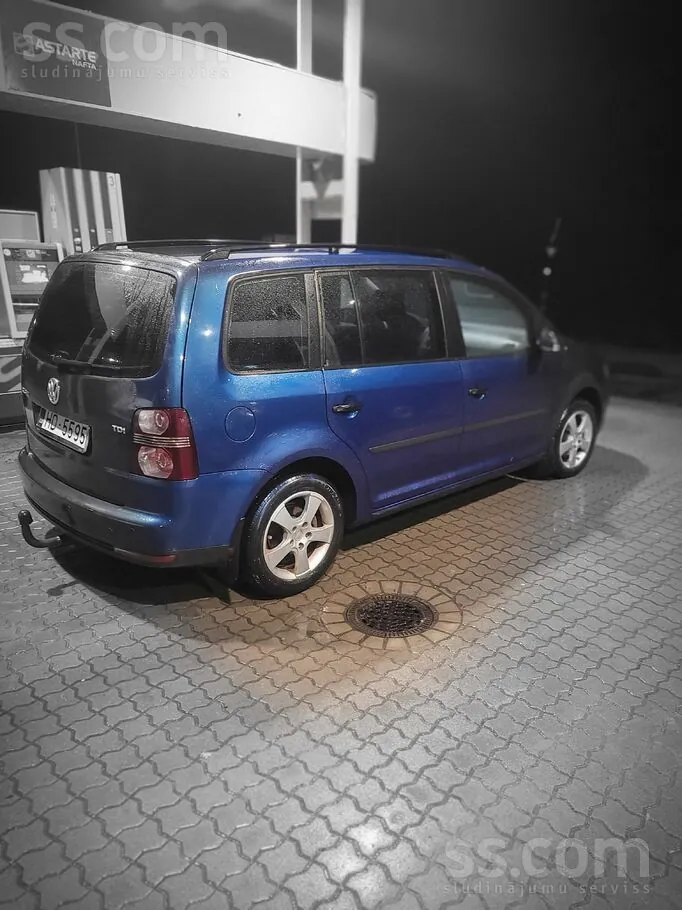 Volkswagen Touran 2008 photo 4