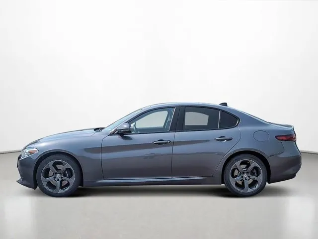 Alfa Romeo Giulia 2017 photo 3
