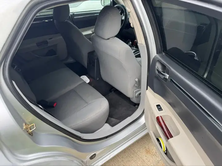 Chrysler 300 2006 photo 2
