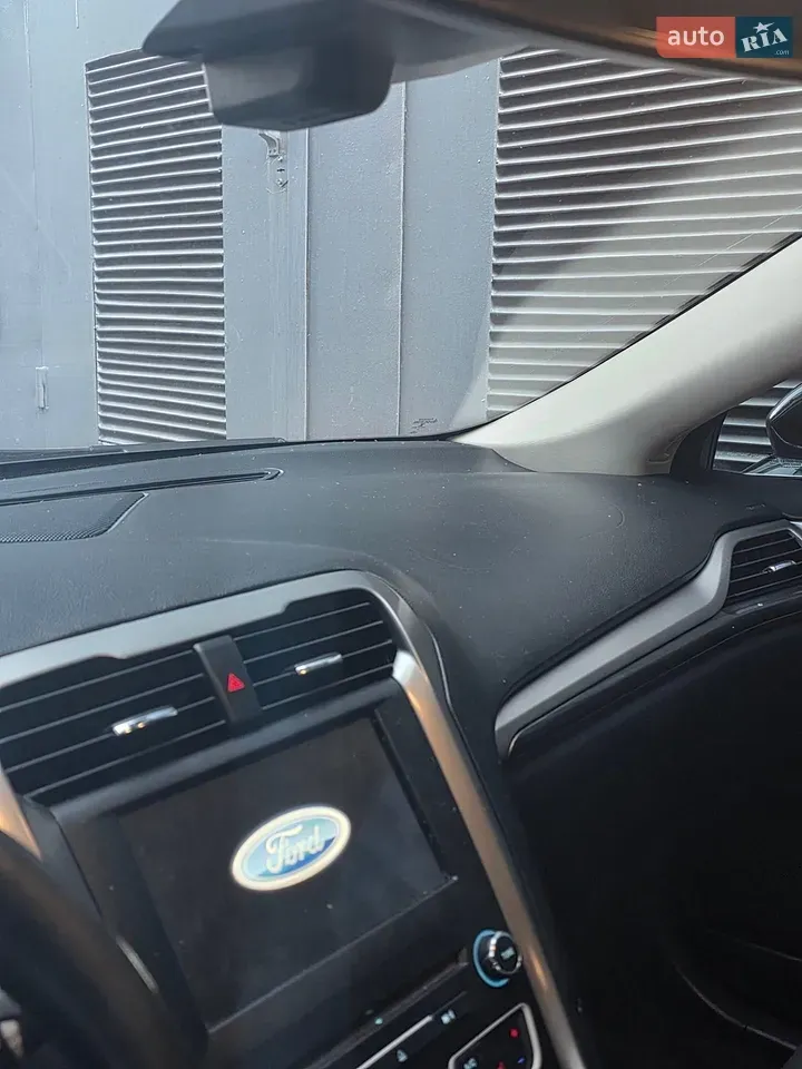 Ford Fusion 2017 photo 2