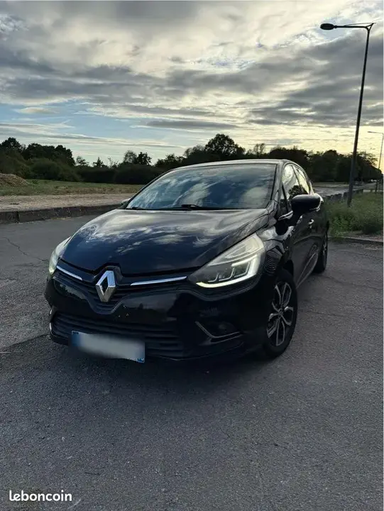 Renault Clio 2016 photo 2