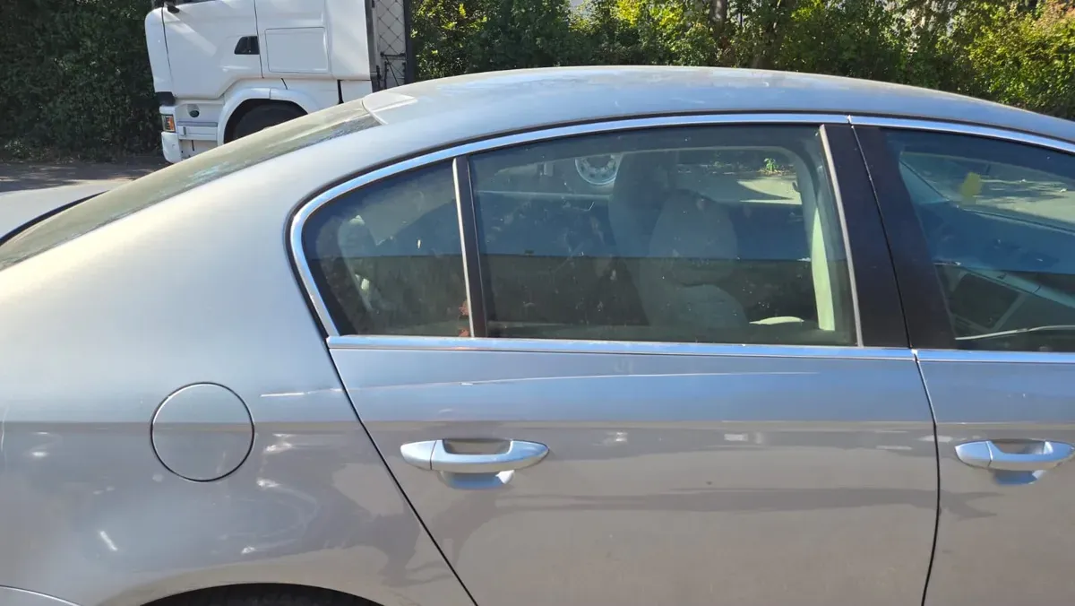 Volkswagen Passat 2009 photo 3