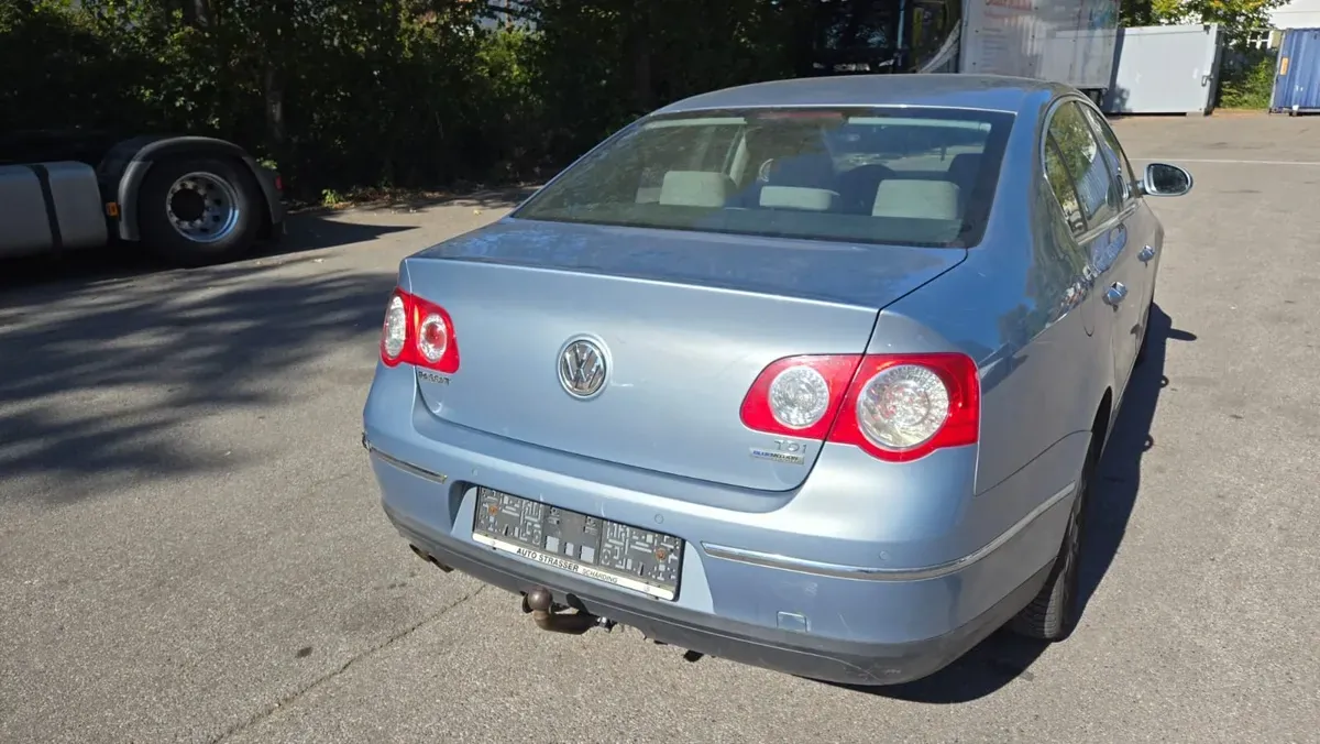 Volkswagen Passat 2009 photo 2