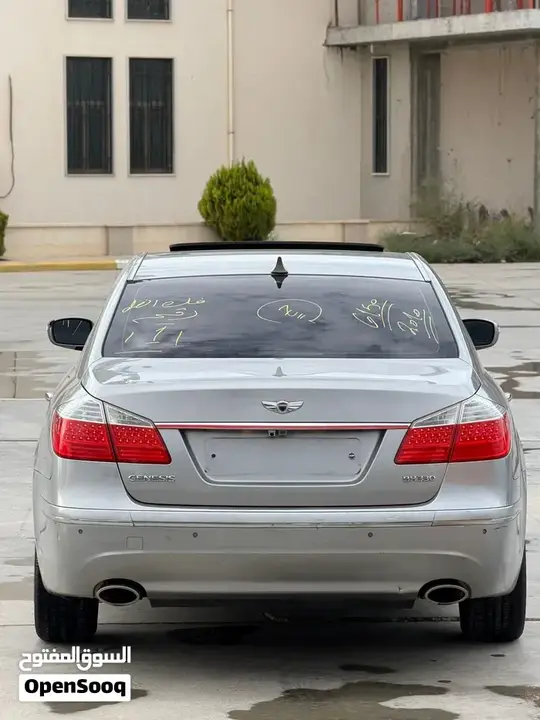 Genesis G80 2010 photo 2