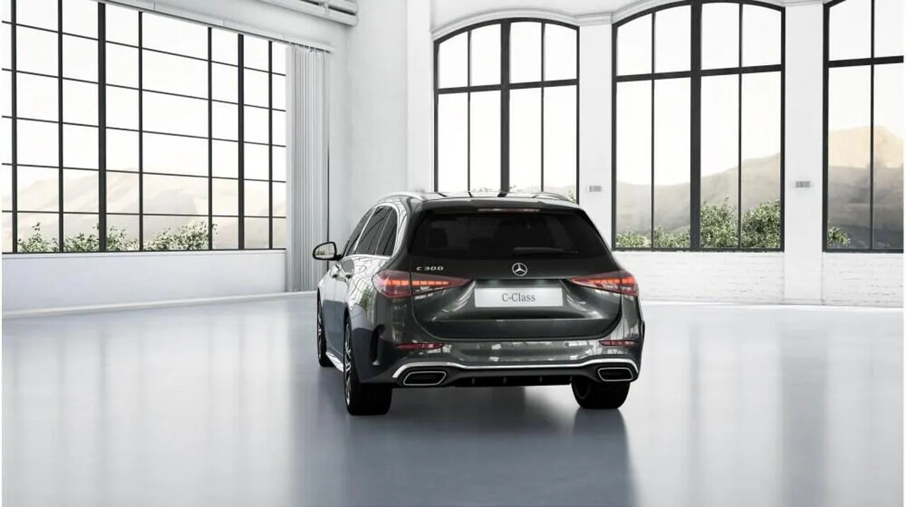 Mercedes-Benz C-Class photo 4