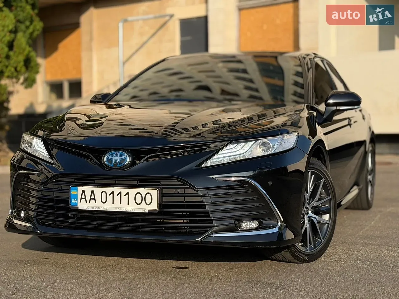 Toyota Camry 2023 photo 2