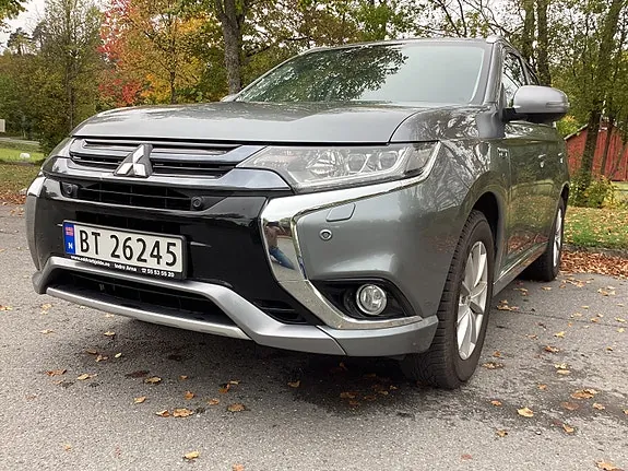 Mitsubishi Outlander 2016 photo 2