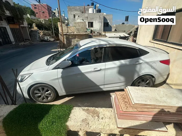Hyundai Accent 2018 photo 3