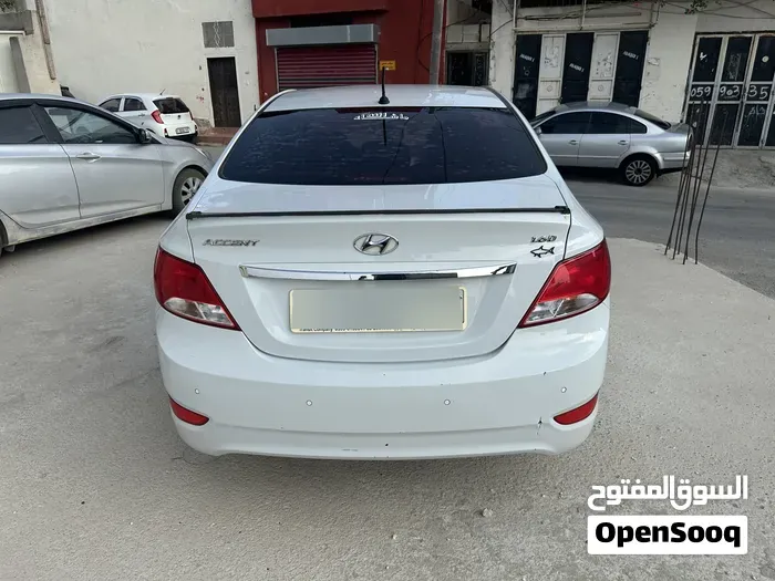 Hyundai Accent 2018 photo 4