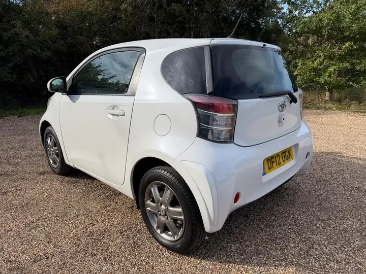 Toyota Iq 2012 photo 5