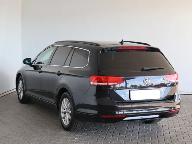 Volkswagen Passat Variant 2019 photo 3