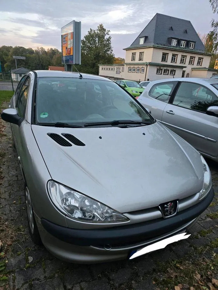 Peugeot 206