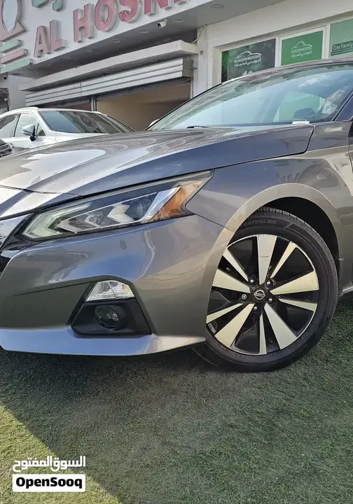 Nissan Altima 2019 photo 2