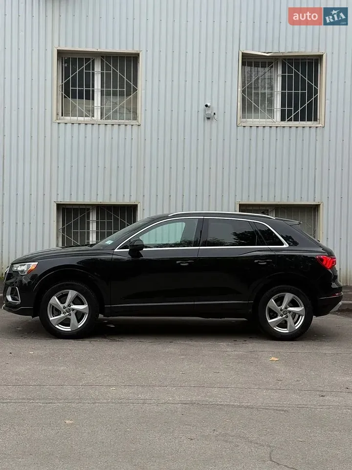 Audi Q3 2019 photo 2