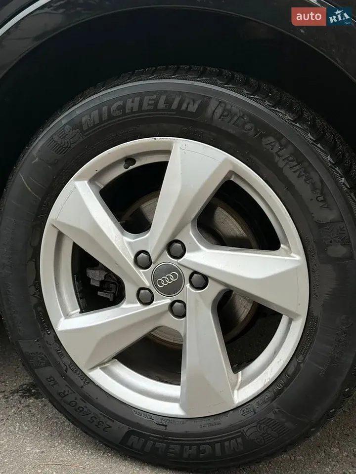 Audi Q3 2019 photo 5