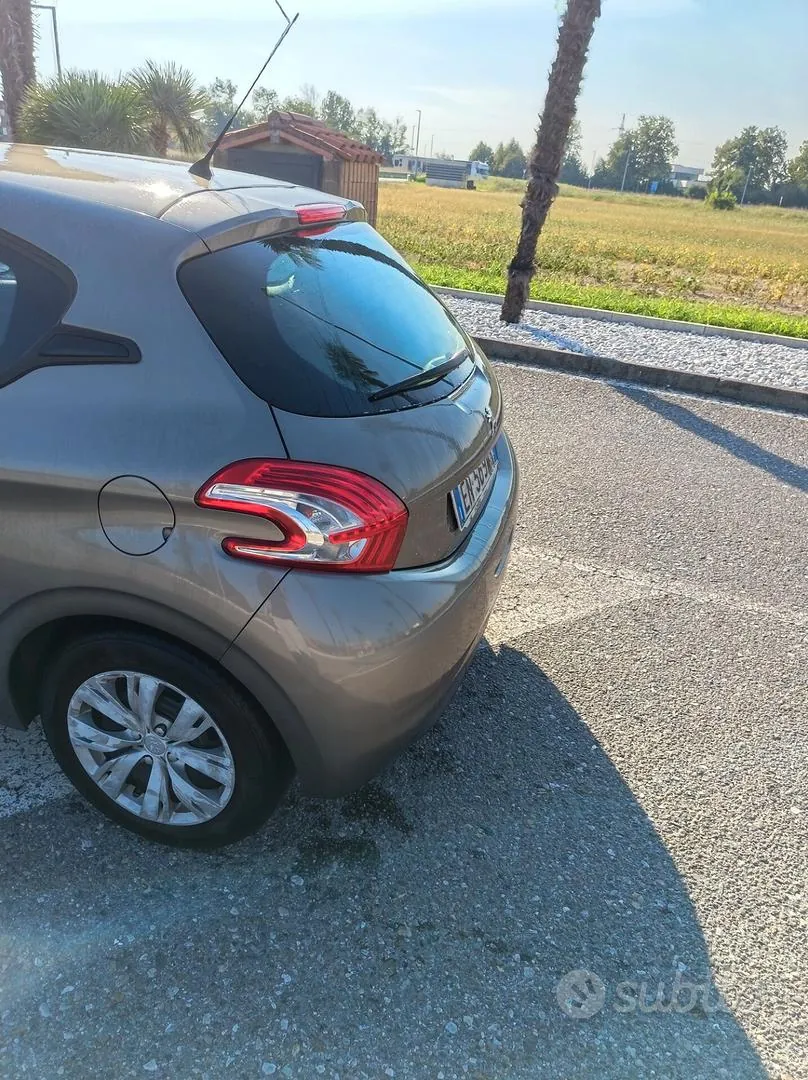 Peugeot 206 2012 photo 5