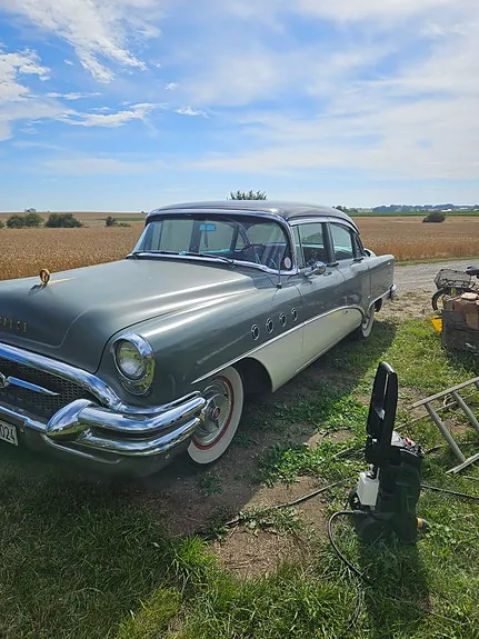 Buick Roadmaster 1955 photo 3