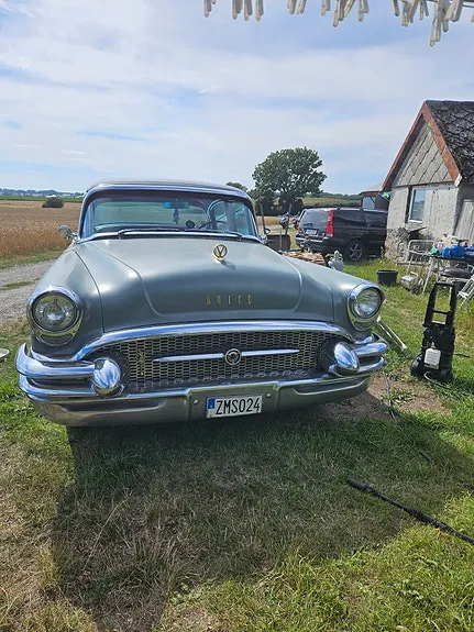 Buick Roadmaster 1955 photo 2