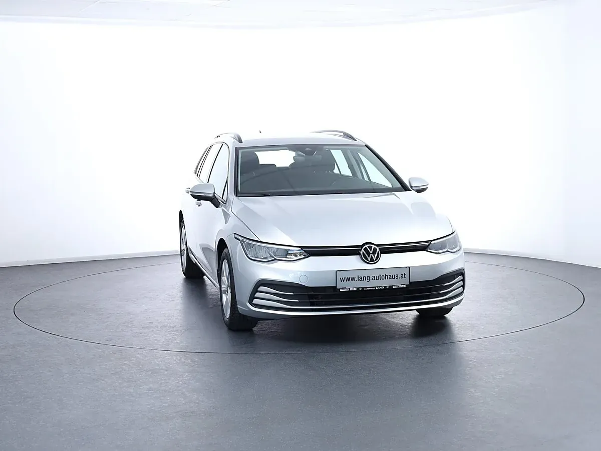 Volkswagen Golf 2023 photo 2